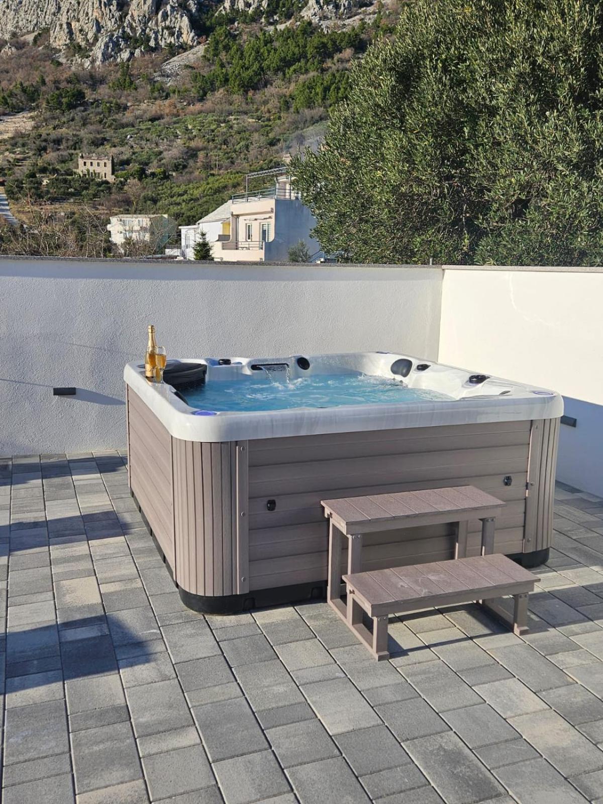 Apartman Koko With Private Jacuzzi Makarska Dış mekan fotoğraf