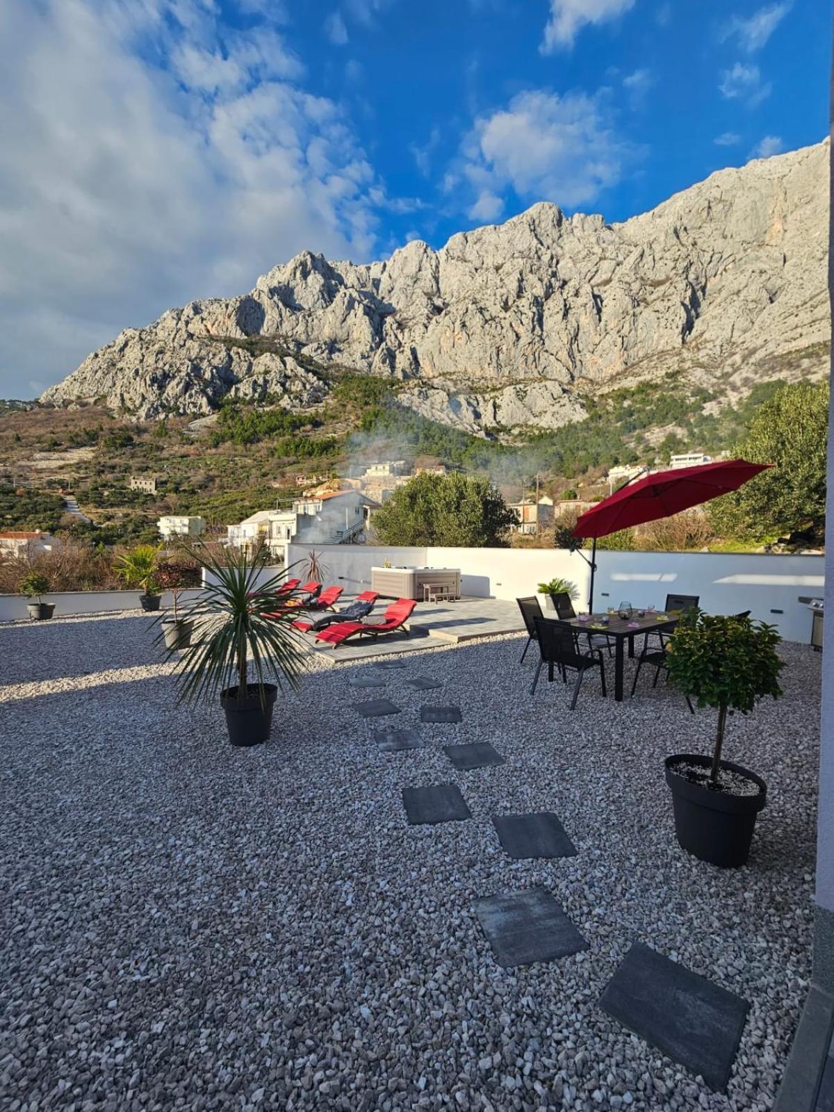 Apartman Koko With Private Jacuzzi Makarska Dış mekan fotoğraf