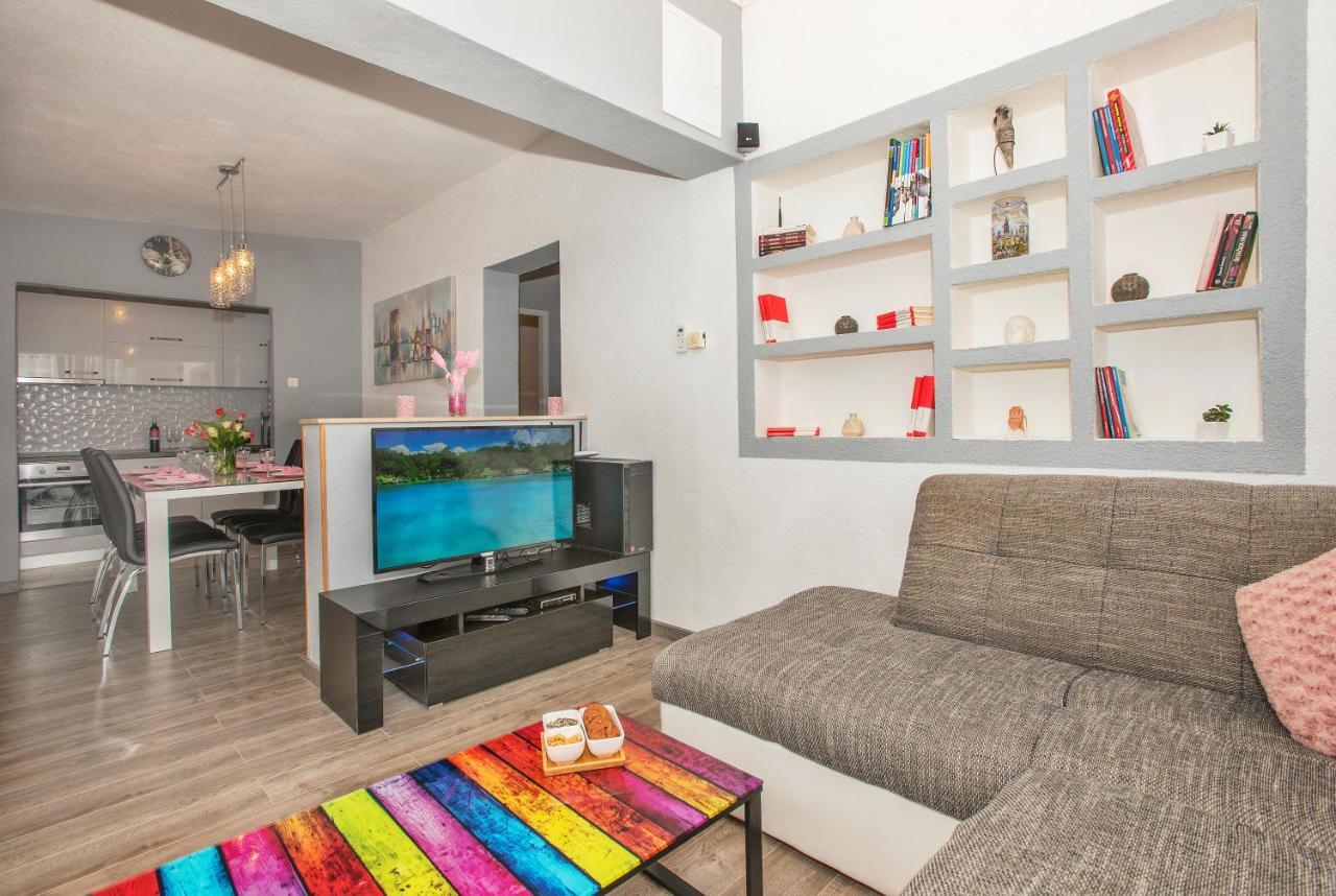 Apartman Koko With Private Jacuzzi Makarska Dış mekan fotoğraf